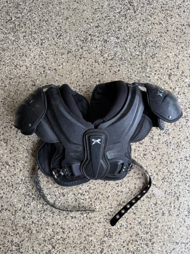 Medium Adult Shoulder Pads (Used) 17/18