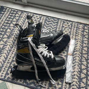 Bauer Supreme UltraSonic Hockey Skates Size 4 (Used)