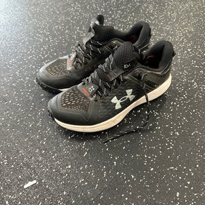 Used Under Armour CHARGED TURF BB/SB Cleats Black Youth 06.5 11849-S000032398