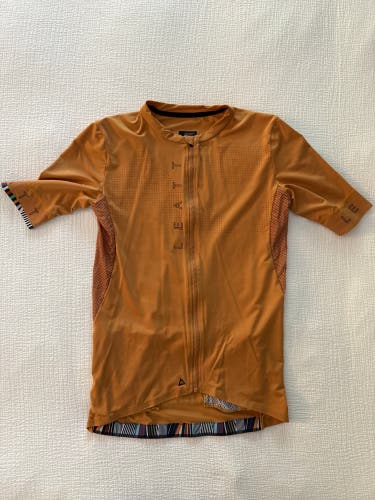 Men’s Small Leatt Cycling Jersey