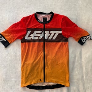 Men’s Small Leatt Cycling Jersey