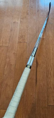 Senior Bauer Supreme One.4 Hockey Stick P88 Right (Used)