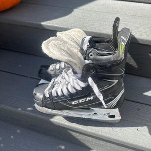CCM RibCor 76K Hockey Skates Size 3.5 (Used)