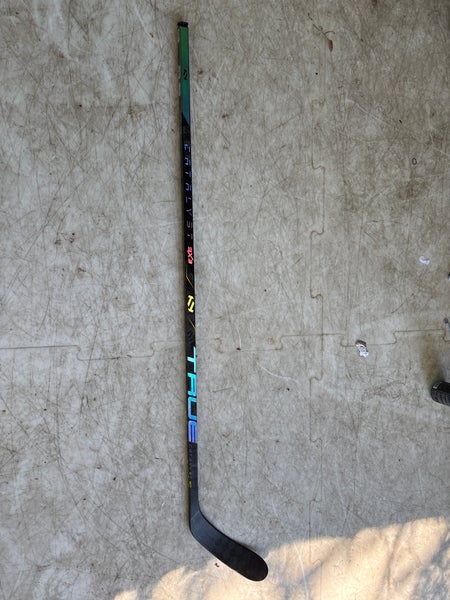 Intermediate True catalyst 9x3 Left Hand Hockey Stick T28 (New)