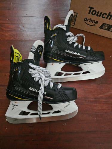 Bauer Supreme M4 Hockey Skates Size 4.5 (Used)