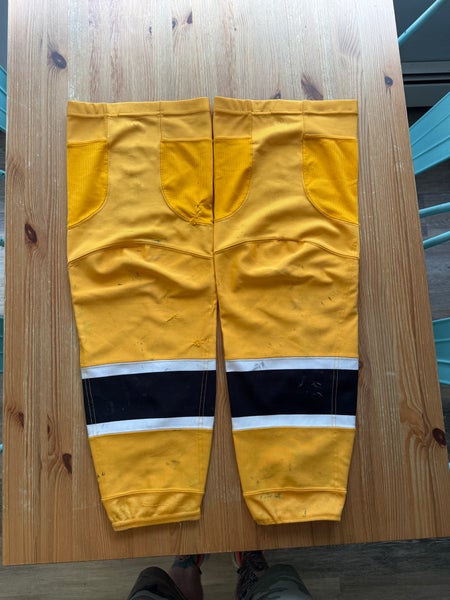 Boston Bruins Yellow Sr Large Reebok Hockey Socks Pro Stock (Used)