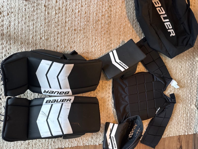 Medium 2024 Bauer Learn to Save Youth Goalie Equipment Kit  (Used)