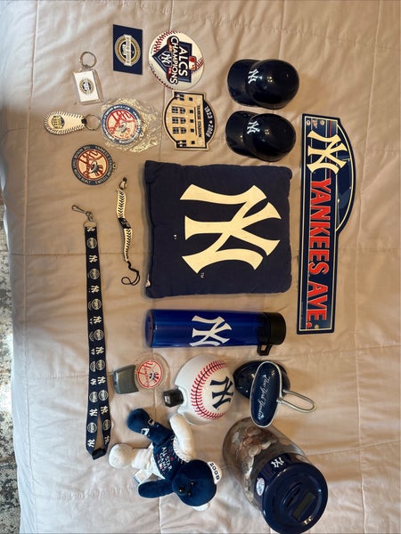 New York Yankees Vintage Fan Memorabilia Items Lot (Items in description)