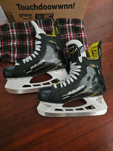 Bauer Supreme M4 Hockey Skates 9 (Used)