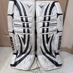 32" Vaughn Vaughn V5 7460 Goalie Leg Pads (Used)
