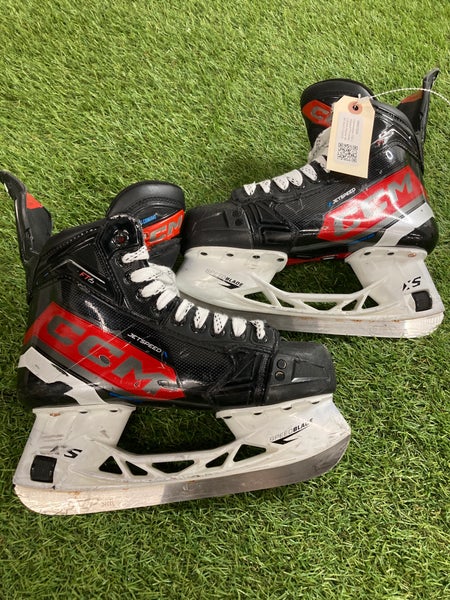 Intermediate CCM JetSpeed FT6 Hockey Skates Regular Width Size 5.5 (Used)