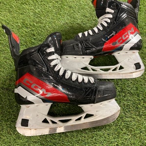 CCM JetSpeed FT6 Hockey Skates | Intermediate 5.5 (Regular)