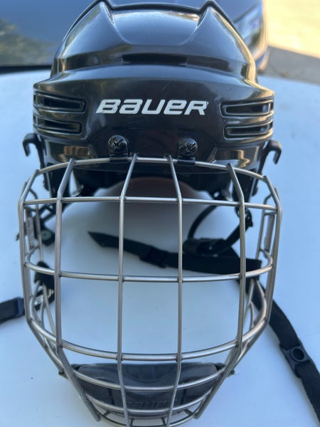 Medium Bauer Re-Akt 75 Helmet (Used)