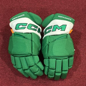 CCM HGPJSPP Gloves 15" Pro Stock (New) Item#GG15