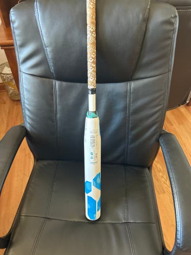 2023 DeMarini CF Composite Bat (-11) 19 oz 30" (Used)
