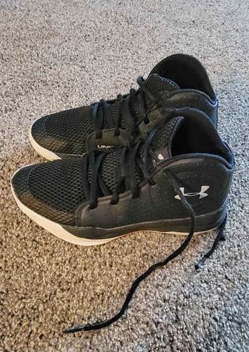 Kid's 5.5Y (Big Kids / Youth) Under Armour Basketball Shoes (Used)