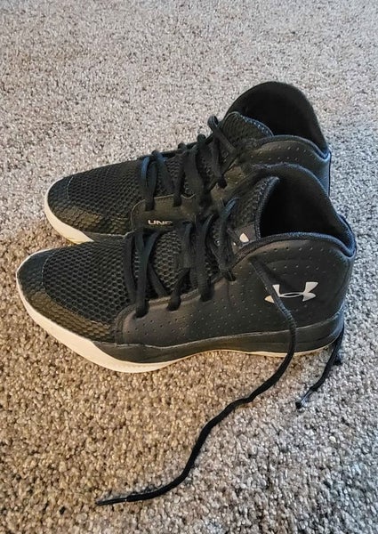 Kid's 5.5Y (Big Kids / Youth) Under Armour Basketball Shoes (Used)