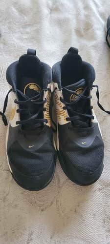 Kid's 6.5Y (Big Kids / Youth) Nike Basketball Shoes (Used)