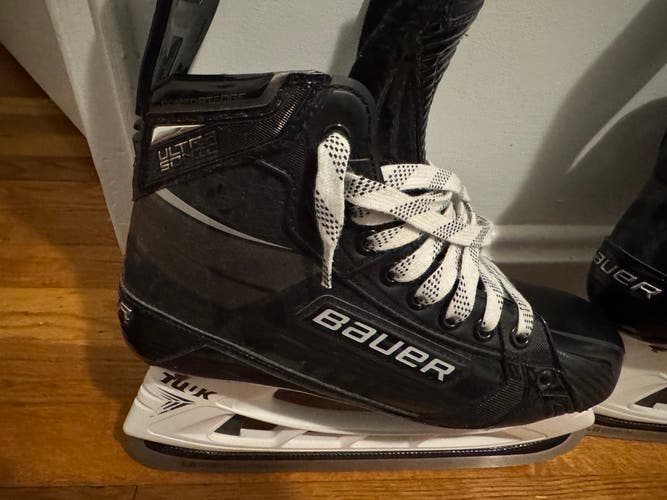 Bauer Supreme UltraSonic Hockey Skates Regular Width 7.5 - Like New