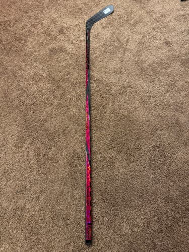 Senior Bauer Twitch Right Hand Hockey Stick P28 (New)