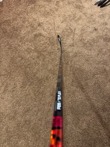 Senior Bauer Twitch Right Hand Hockey Stick P28 (New)