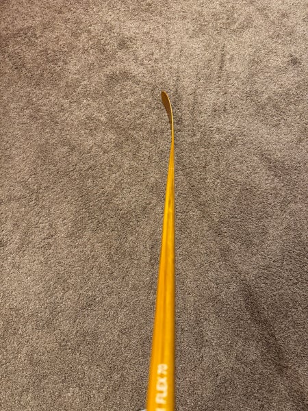 Senior Custom Wood Grain Extra Lite Right Handed Hockey Stick P28M Pro Stock (New)