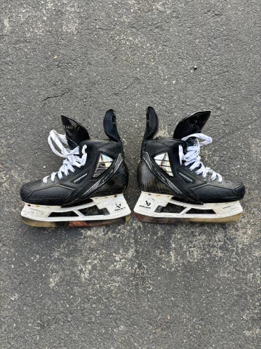 True Pro Custom Hockey Skates Regular Width Pro Stock 7.5 (Used)