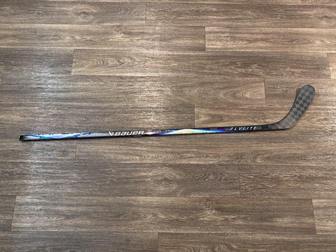 Intermediate Bauer Vapor FlyLite Left Hand Hockey Stick P92 (New)