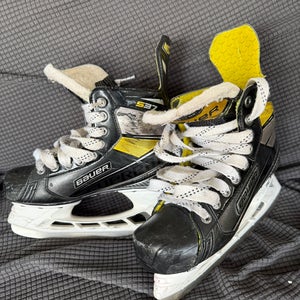 Bauer Supreme S37 Hockey Skates Regular Width Size 4.5 (Used)