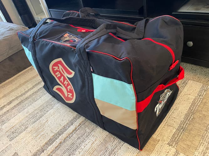 Brand New Pro Stock 4orte Seattle Kraken NHL Winter Classic Hockey Bag MIC Canada