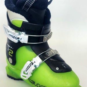 Used $150 Kid's Salomon T2 Ski Boots Green Sizes 18 19 21 23.5 24.5