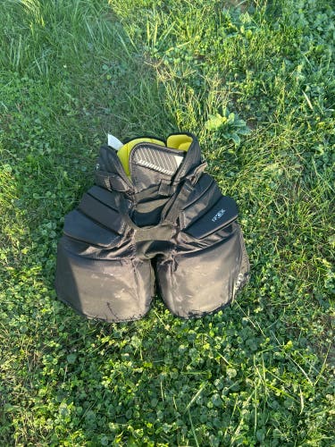 Intermediate Medium Warrior Ritual X3E Hockey Goalie Pants (Used)