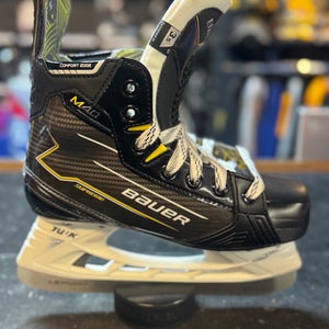 2025 Bauer Supreme M40 Hockey Skates Regular Width Size 3.5 (New)