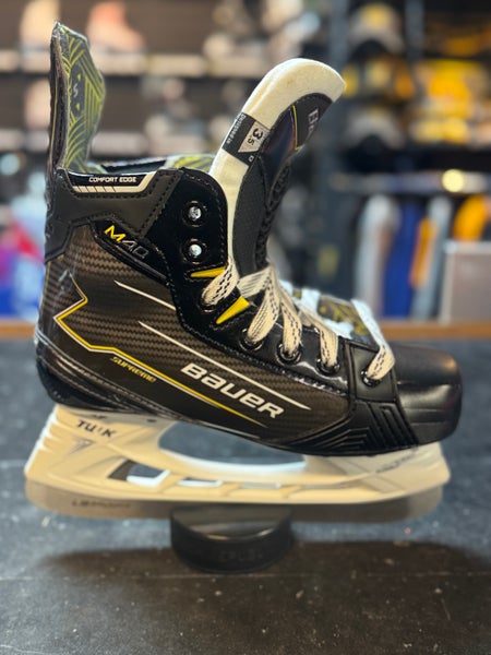 2025 Bauer Supreme M40 Hockey Skates Regular Width Size 3.5 (New)