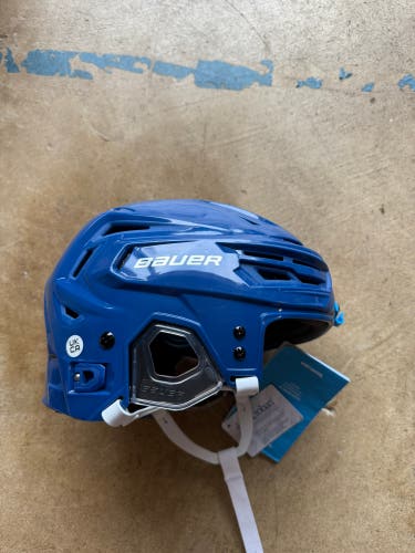 Medium Bauer Re-Akt 150 Helmet (New)