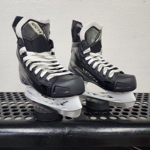 CCM Tacks AS-V Youth Hockey Skates