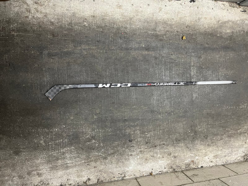 Broken Senior CCM Jetspeed FT690 Left Hand Hockey Stick P29 (Used)