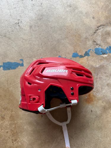 Medium Bauer Re-Akt 150 Helmet (Used)