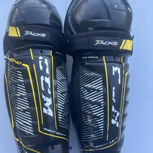 Intermediate CCM Tacks 9040 11" Shin Pads (Used)