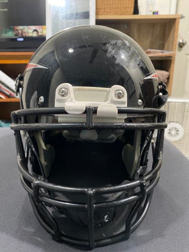 Large Adult Schutt Vengeance A11 Helmet (Used)
