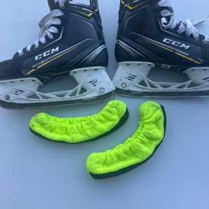 CCM Tacks Vector Pro Hockey Skates Size 5 (Used)