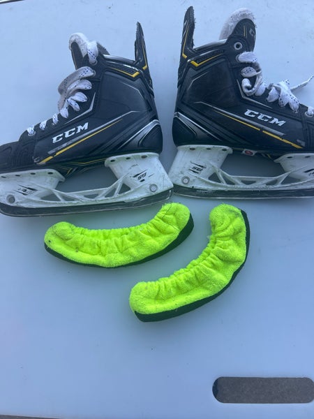 CCM Tacks Vector Pro Hockey Skates Size 5 (Used)