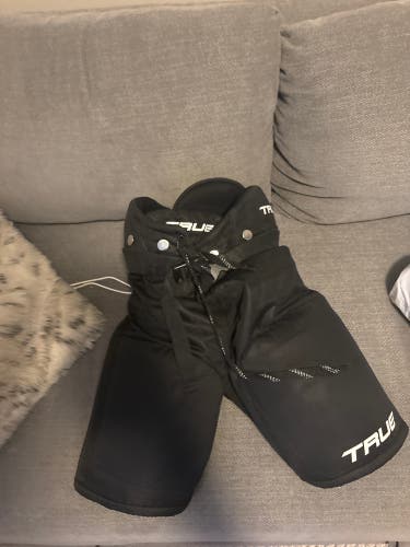 Men's Junior Large True Catalyst 5x4 Hockey Pants (Used)