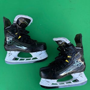 2024 Bauer Supreme M40 Hockey Skates Extra Wide Width Size 3.5 (Used)