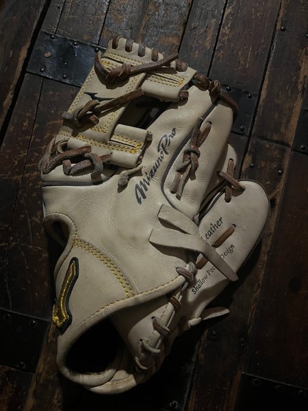 2024 Mizuno Classic Pro RH Infield Baseball Glove 11.5" (New)