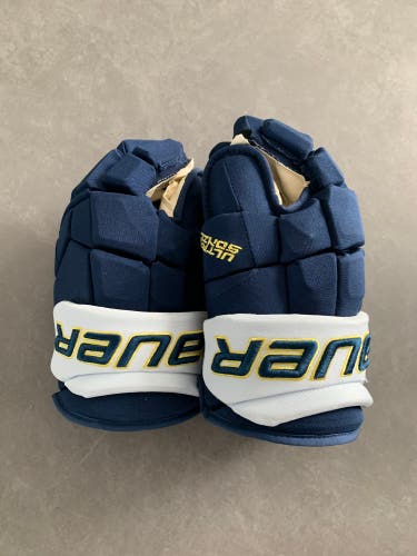 Bauer Michigan Ultrasonic Hockey Gloves 14 (Used)