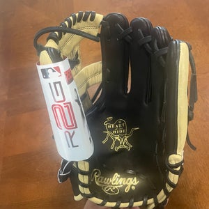2025 Rawlings Heart of the Hide RH Infield Baseball Glove 11.75" (New)