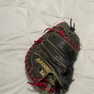 2017 Wilson A2000 RH Catcher's Baseball Glove 32.5" (Used)