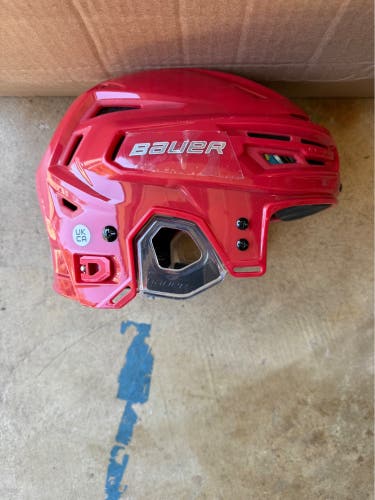 Medium Bauer Re-Akt 150 Helmet (New)