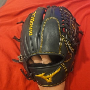 Mizuno limited Edition RH Pitcher's GMP 100BK Baseball Glove 12" (Used)